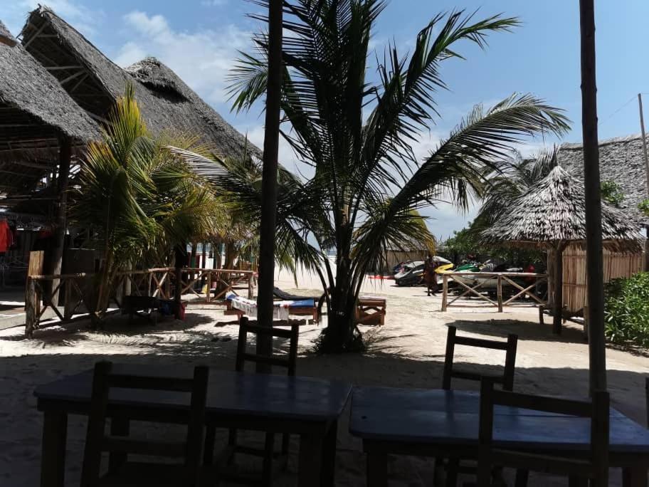 Ndiro Beach House Kendwa Exterior photo