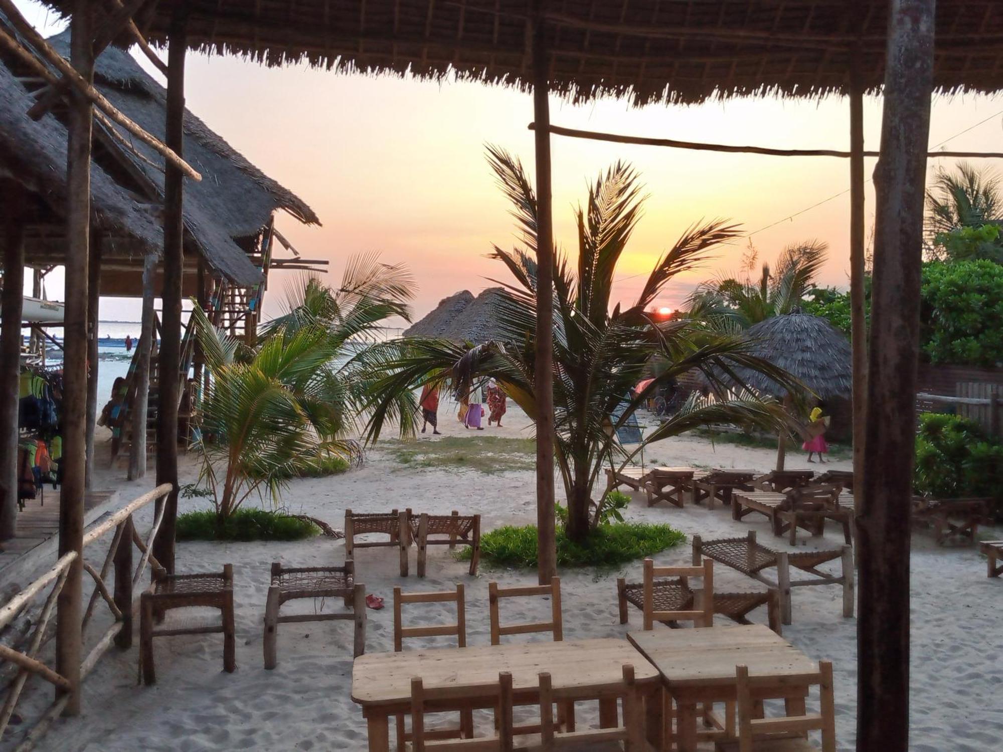 Ndiro Beach House Kendwa Exterior photo